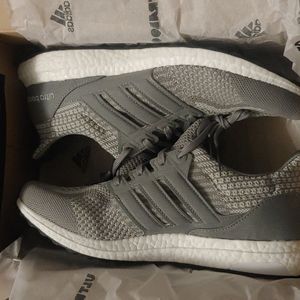 Adidas UltraBOOST 5.0 DNA Grey/White 10.5 Male